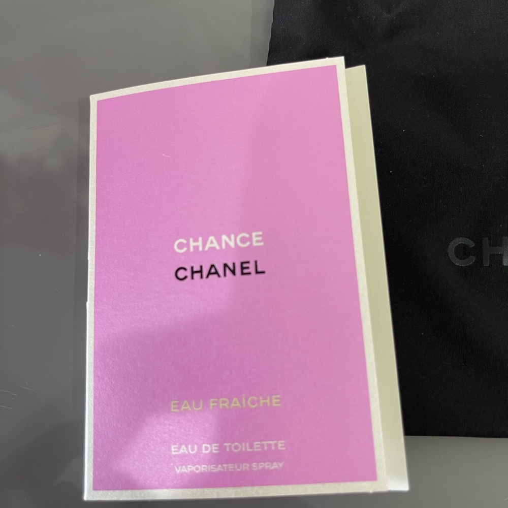 Authentic Chanel beauty nylon drawstring bag with samples - Picture 4 of 5